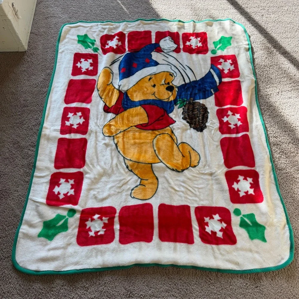 DISNEY Winnie the Pooh High Pile Throw Blanket Winter Fun Christmas 50x60 VTG 90